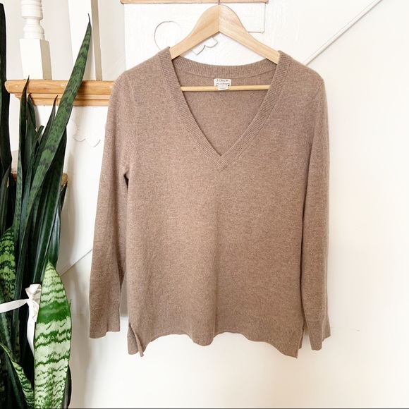 J. Crew Sweaters - J. Crew tan 100% cashmere sweater v-neck sz M